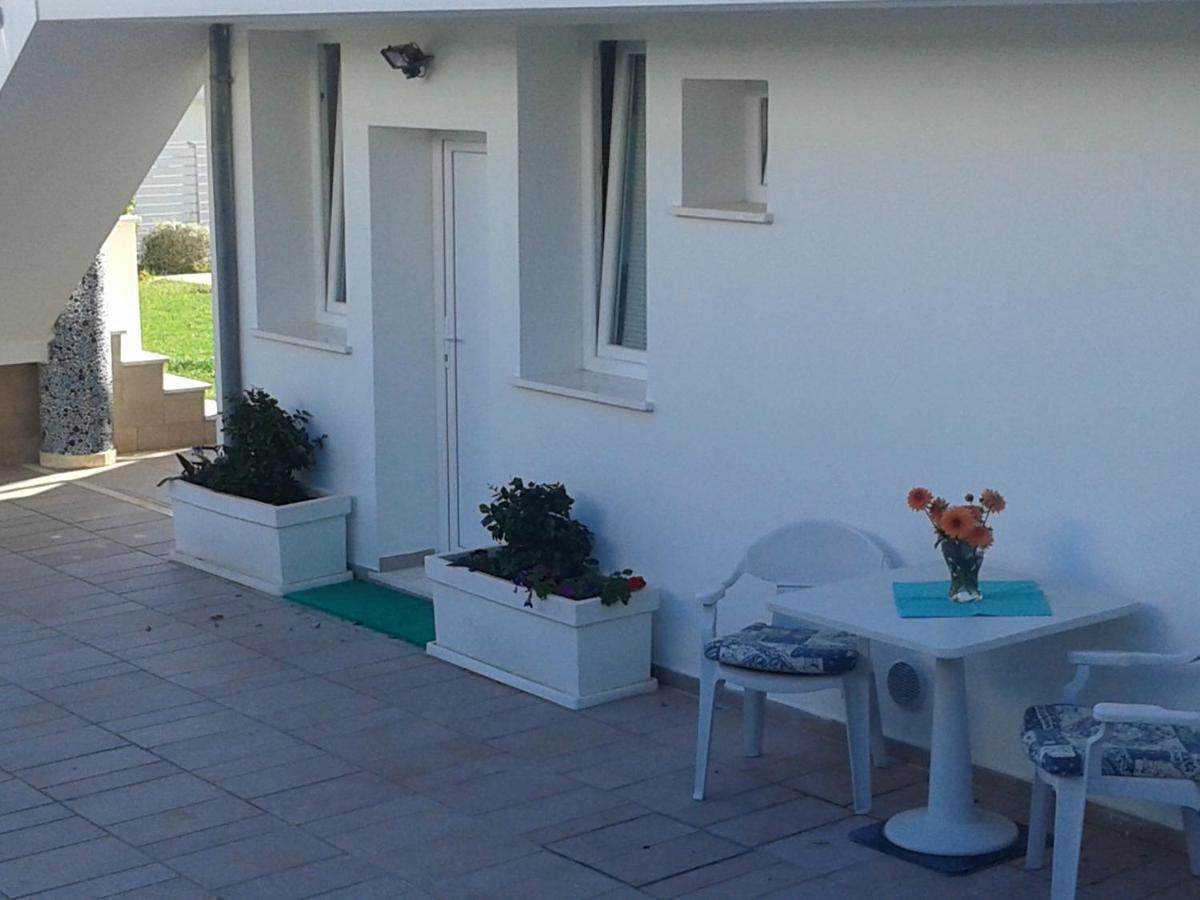 Hotel Just Blue Montesilvano Marina Exterior foto